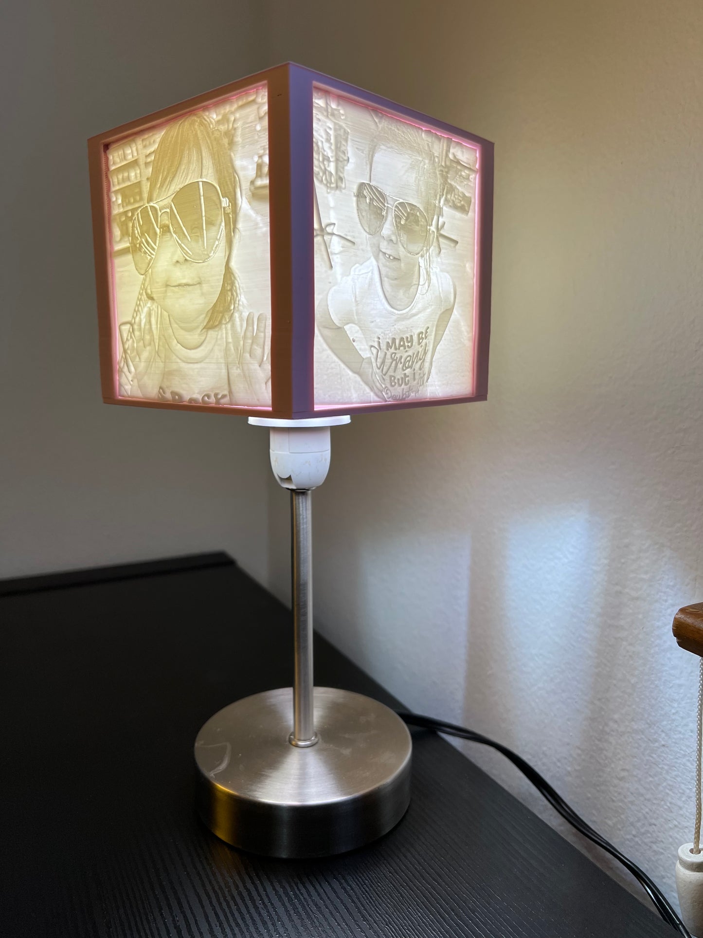Minimalist 3D Photo Lamp - Custom 3D Lithophane Lamp
